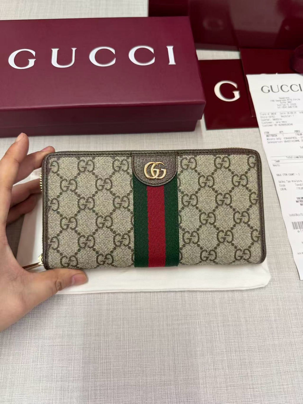 Gucci Beige Gg Supreme Zip Wallet With Green And Red Web And Gold Gg